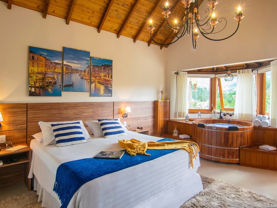 Suíte Deluxe com Ofurô - Pousada Valle das Flores